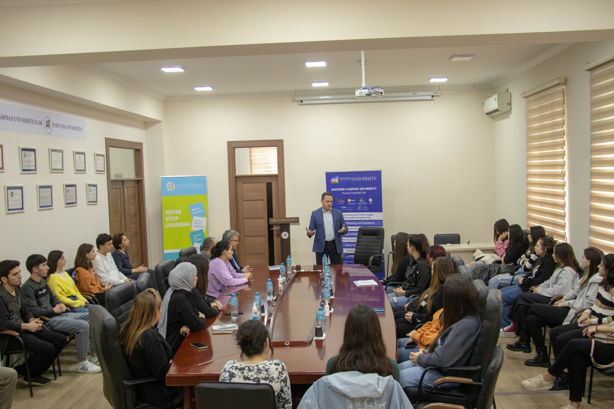 UN representative holds a seminar for students