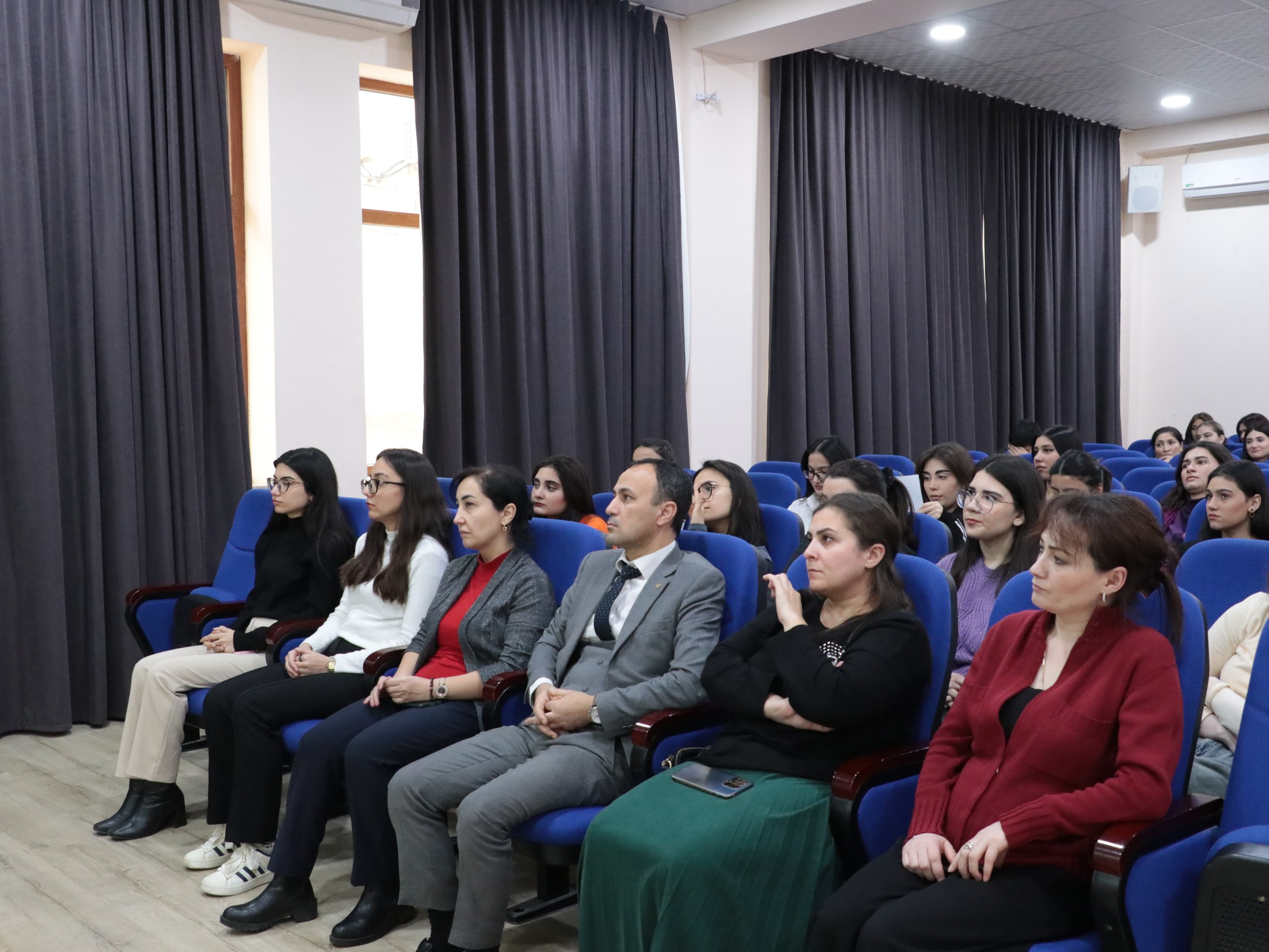 Qərbi Kaspi Universitetində QİÇS-lə mübarizə gününə həsr olunmuş seminar keçirilib